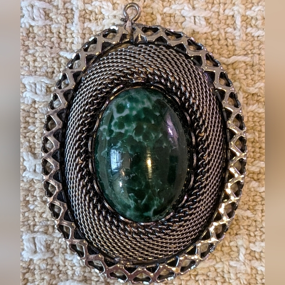 Vintage Jewelry - Vintage Green Malachite Gemstone Pendant